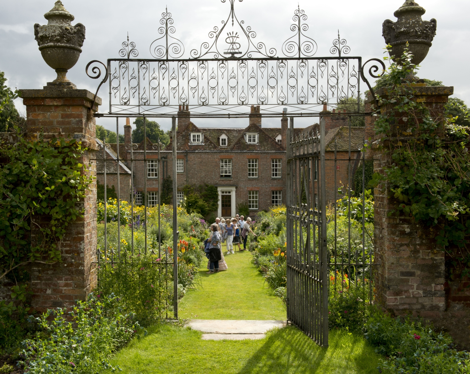 Bramdean House, Alresford, Hampshire, SO24 0JU National Garden Scheme